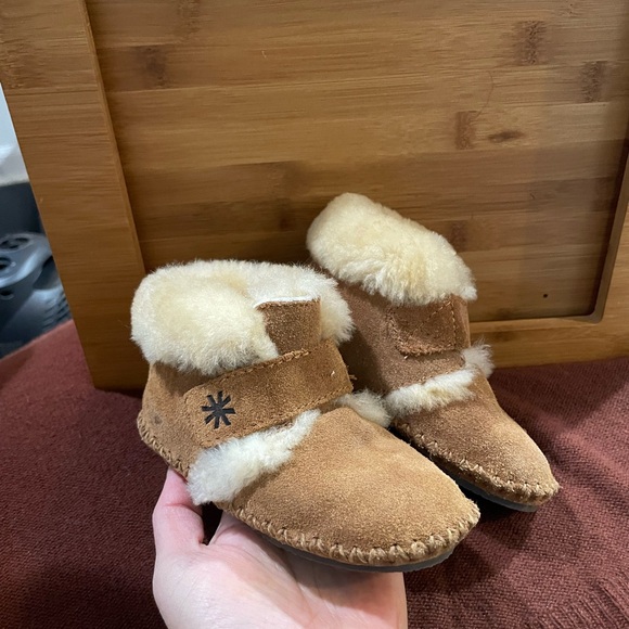 LL Bean Toddlers Wicked Good Slippers - size 5/6 - Picture 7 of 9